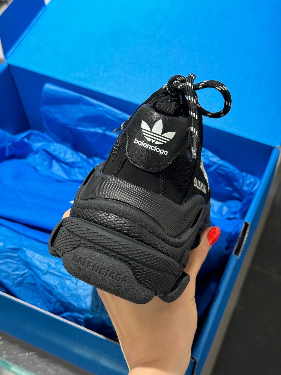BALENCIAGA Sneakers side view - Women's luxury Shoes