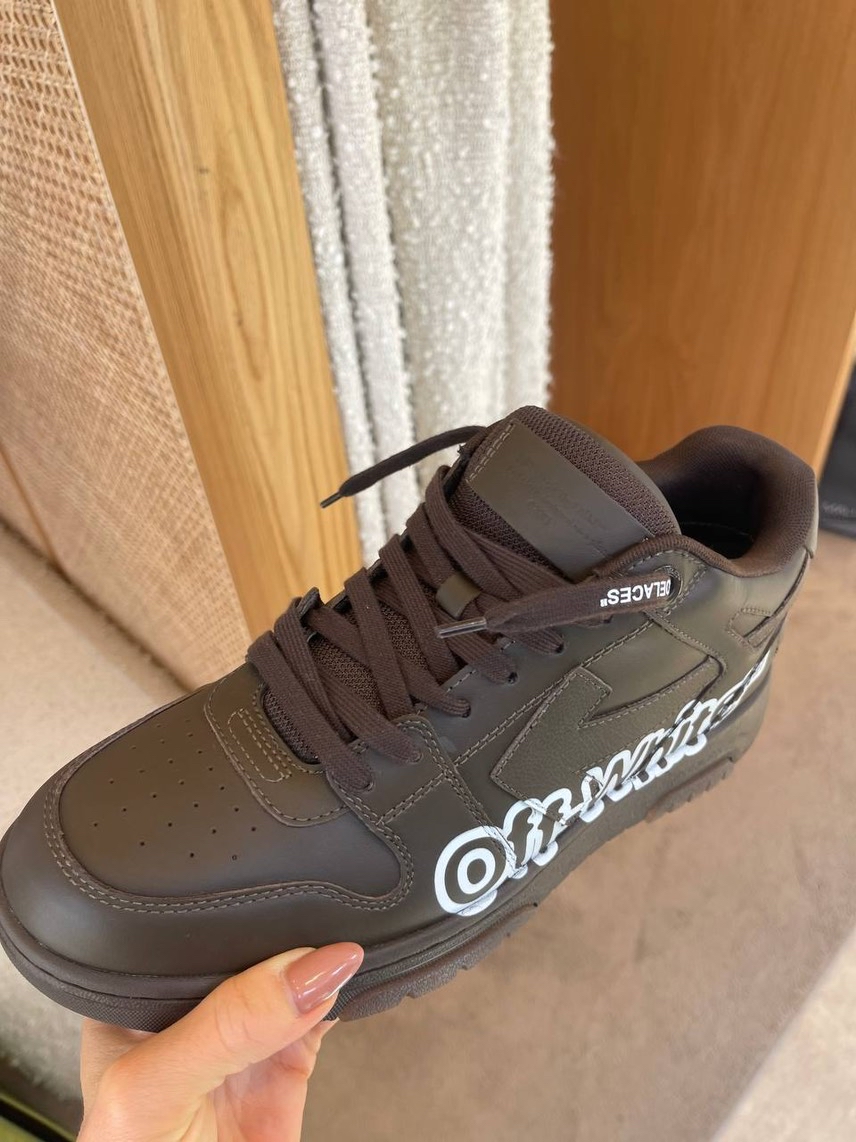 OFF-WHITE Sneakers side view - Men's luxury Shoes