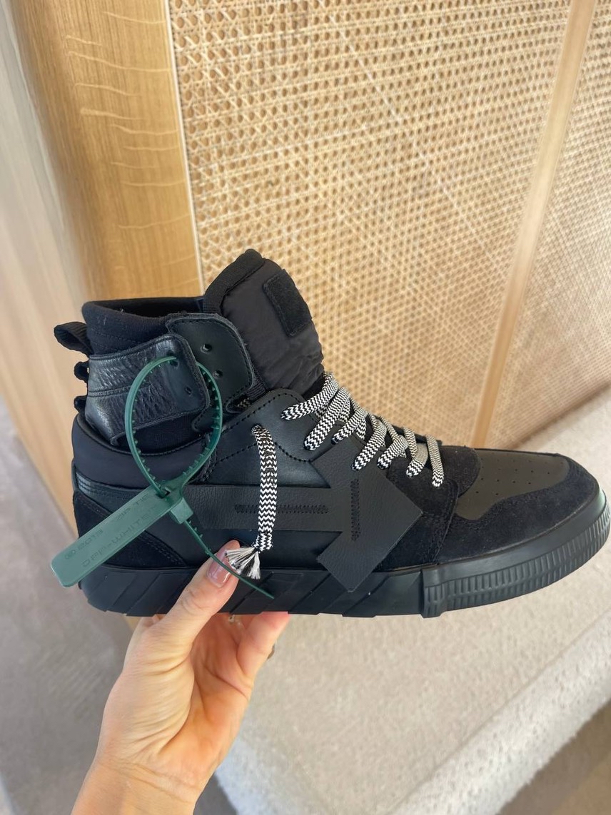 OFF-WHITE Sneakers front view - Men's luxury Shoes