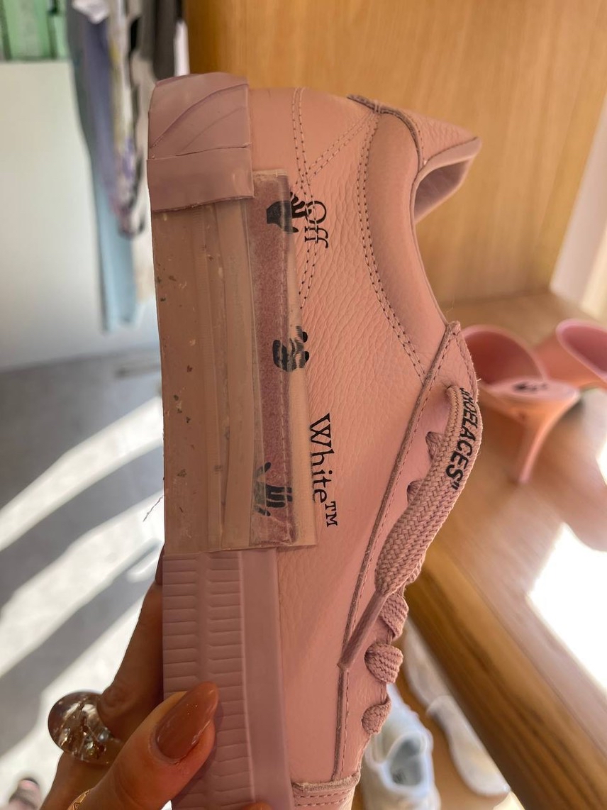 OFF-WHITE Sneakers side view - Women's luxury Shoes