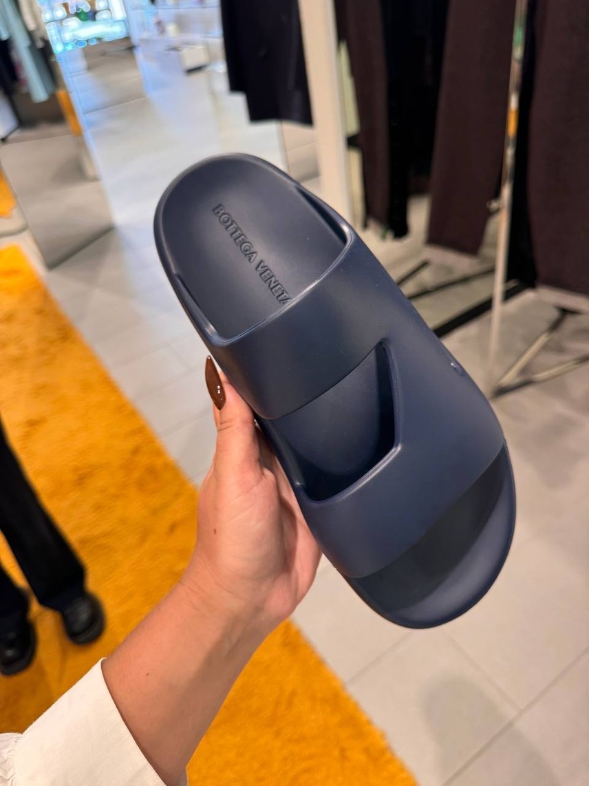 BOTTEGA VENETA Sandals side view - Men luxury Shoes