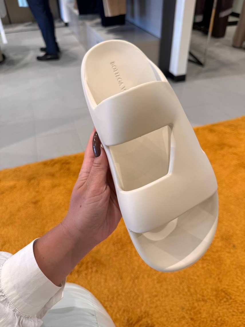 BOTTEGA VENETA Slides front view - Men's luxury Shoes