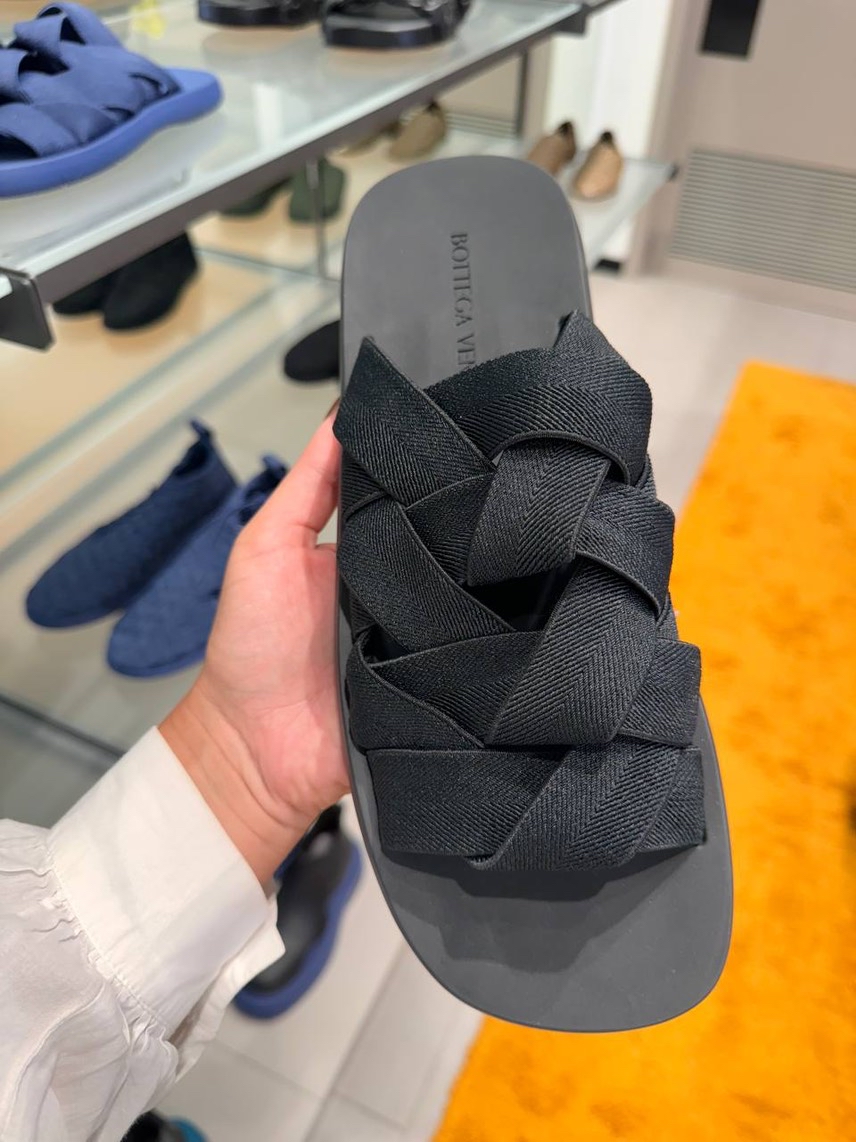 BOTTEGA VENETA Slides side view - Men's luxury Shoes