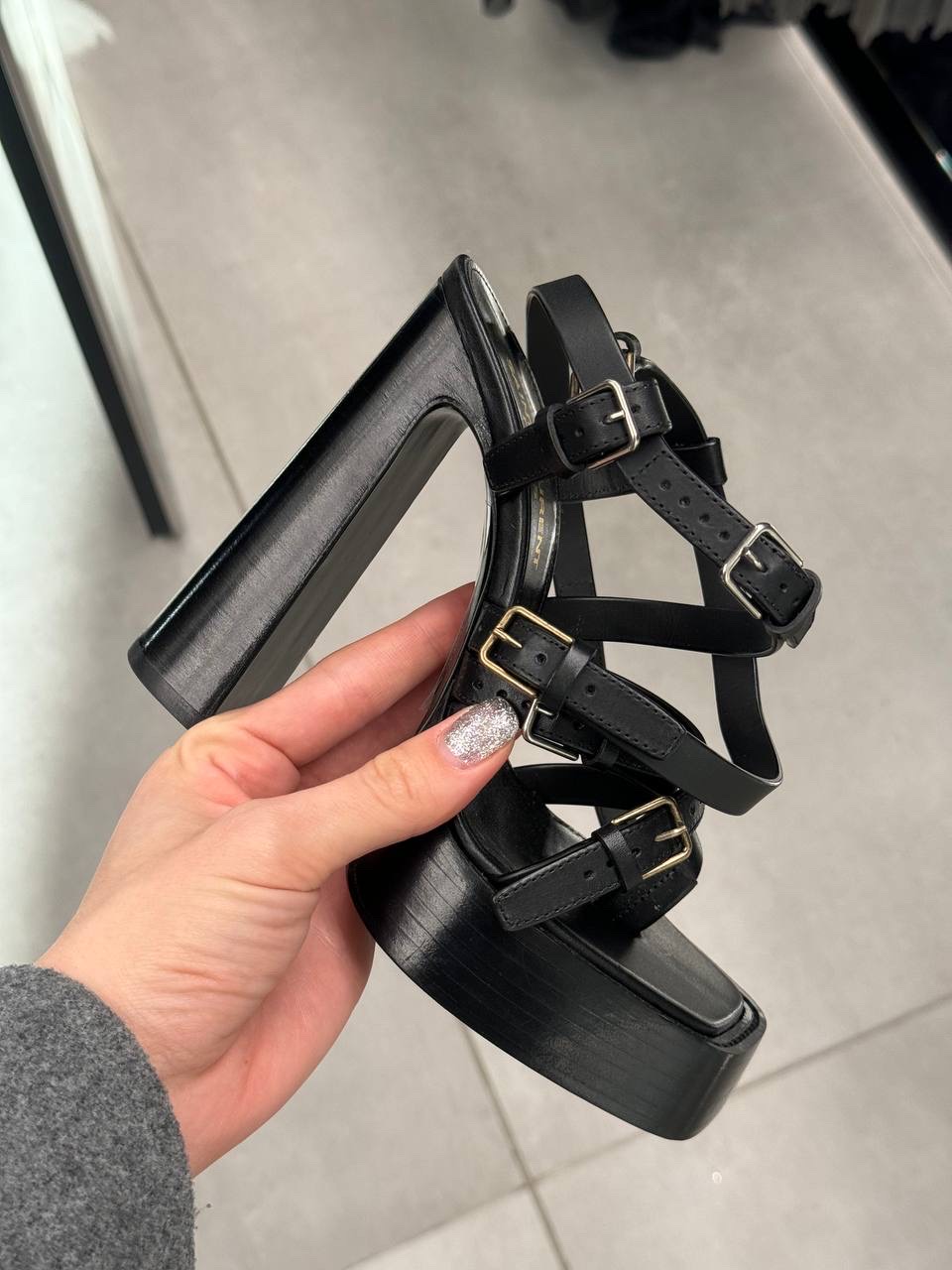 YVES SAINT LAURENT Sandals front view - Women's luxury Shoes