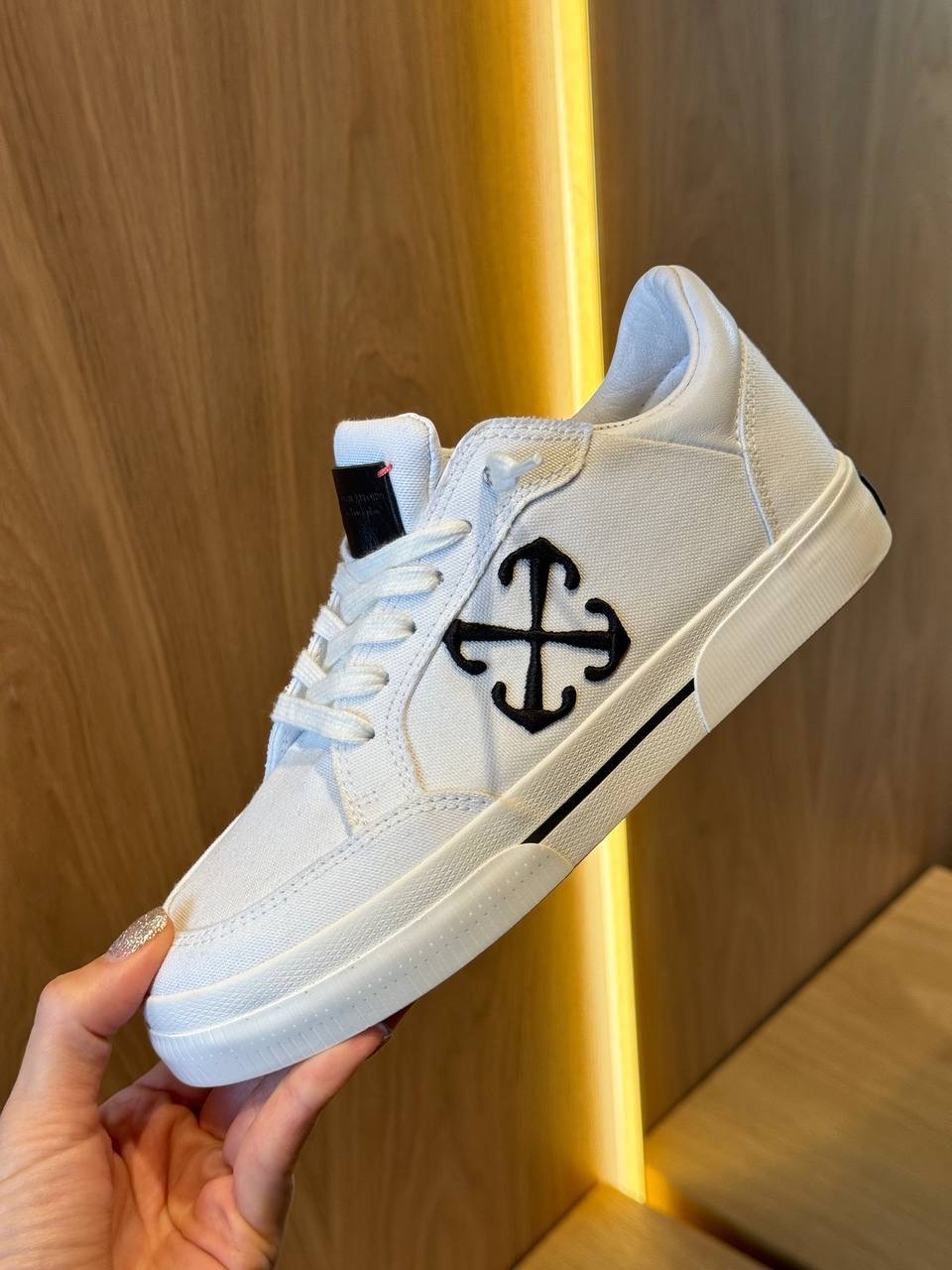OFF-WHITE Sneakers front view - Women's luxury Shoes