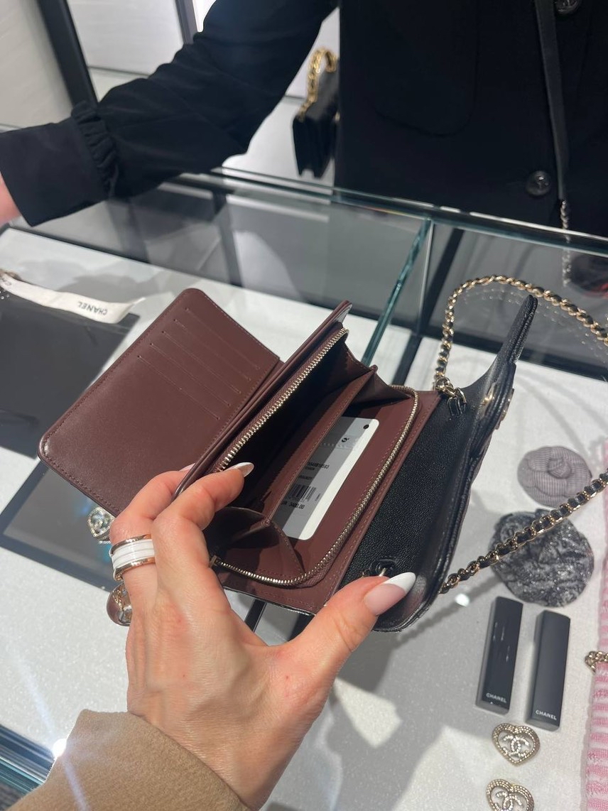 CHANEL Crossbody bags side view - Women's luxury Bags