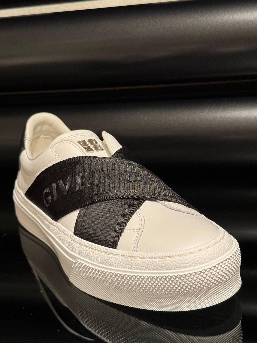 GIVENCHY Sneakers side view - Women's luxury Shoes