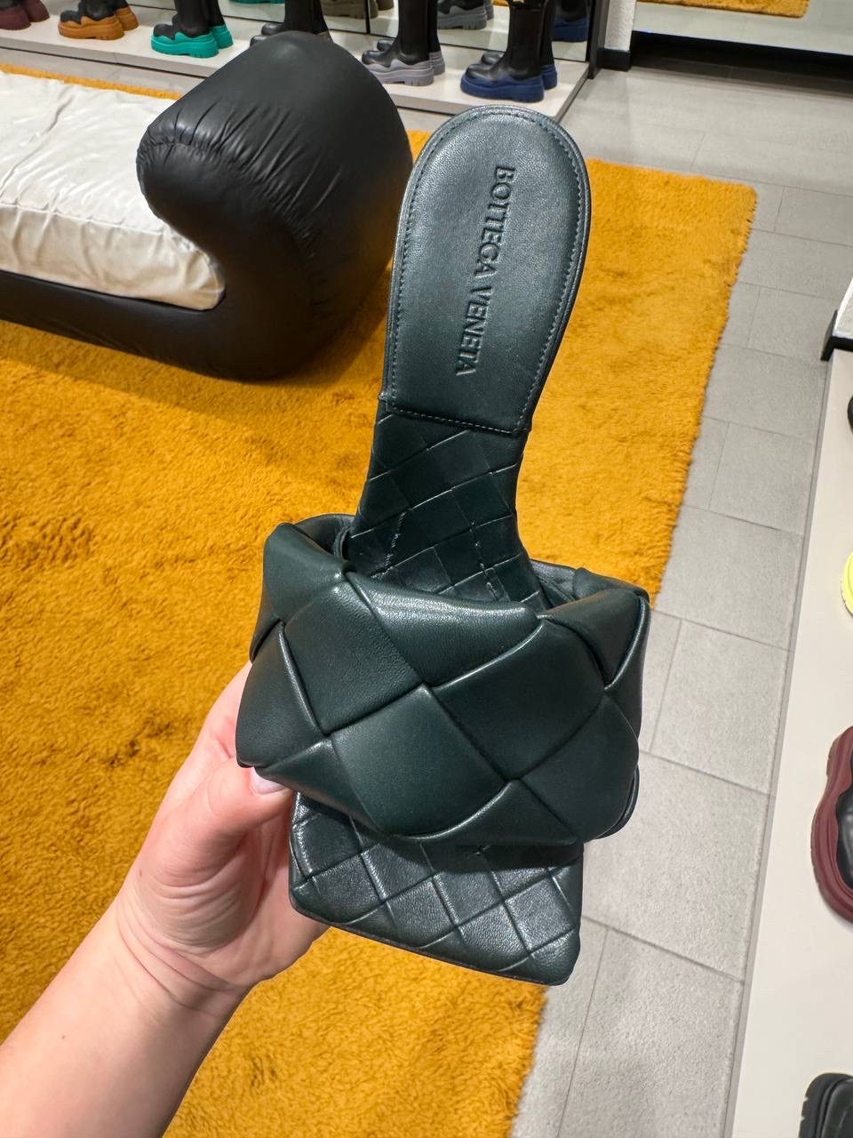 BOTTEGA VENETA Sandals side view - Women's luxury Shoes