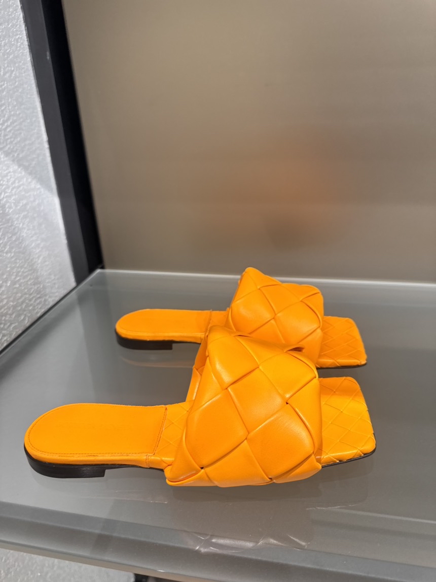 BOTTEGA VENETA Slides front view - Women's luxury Shoes