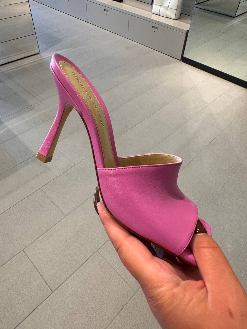 BOTTEGA VENETA Sandals front view - Women's luxury Shoes