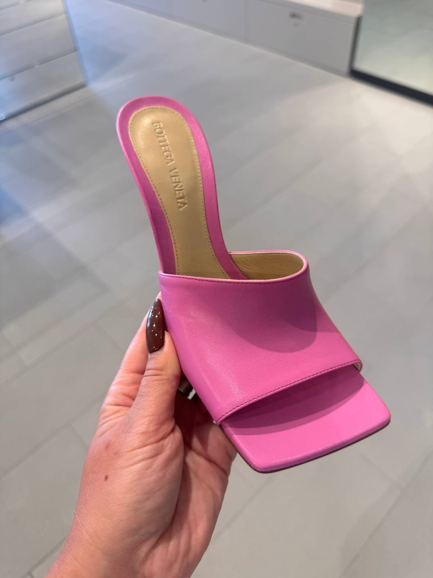 BOTTEGA VENETA Sandals side view - Women's luxury Shoes