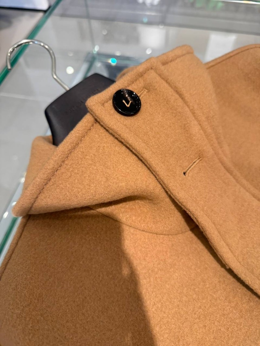 BOTTEGA VENETA Coats side view - Women's luxury Clothes