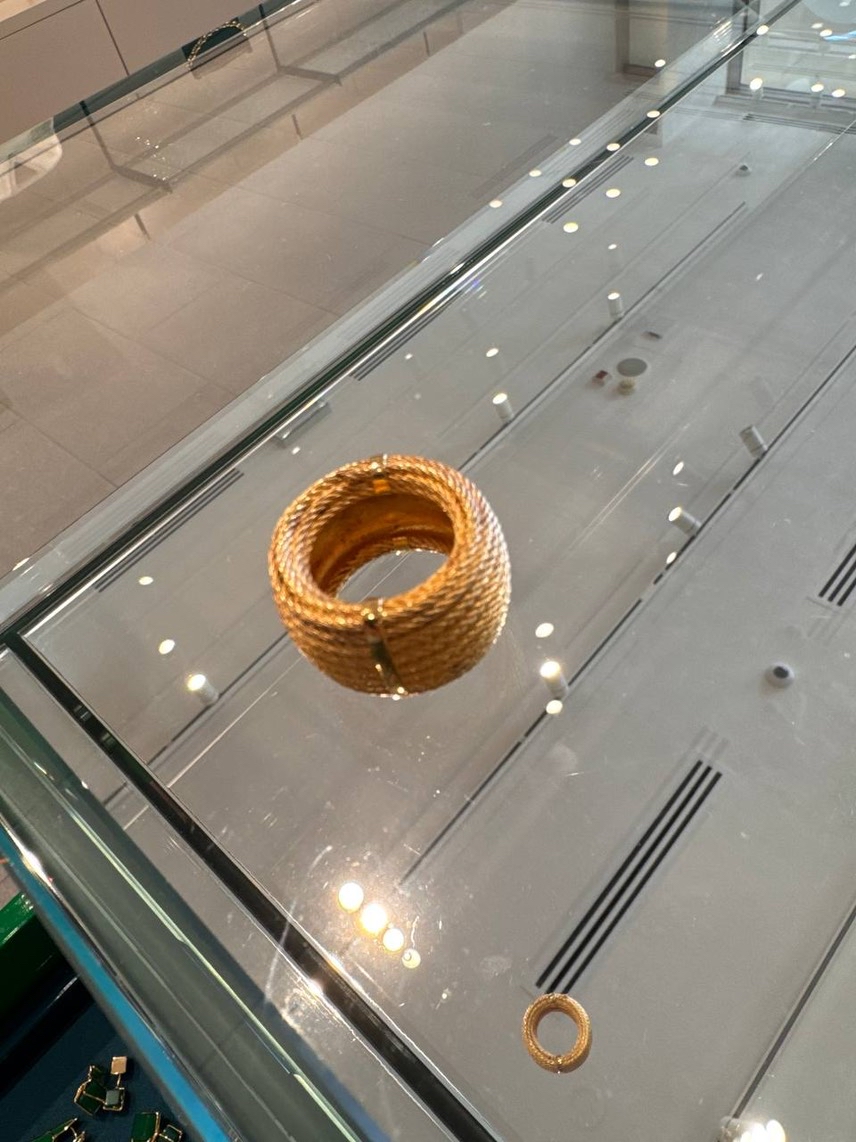BOTTEGA VENETA Rings side view - Women's luxury Jewelry and watches