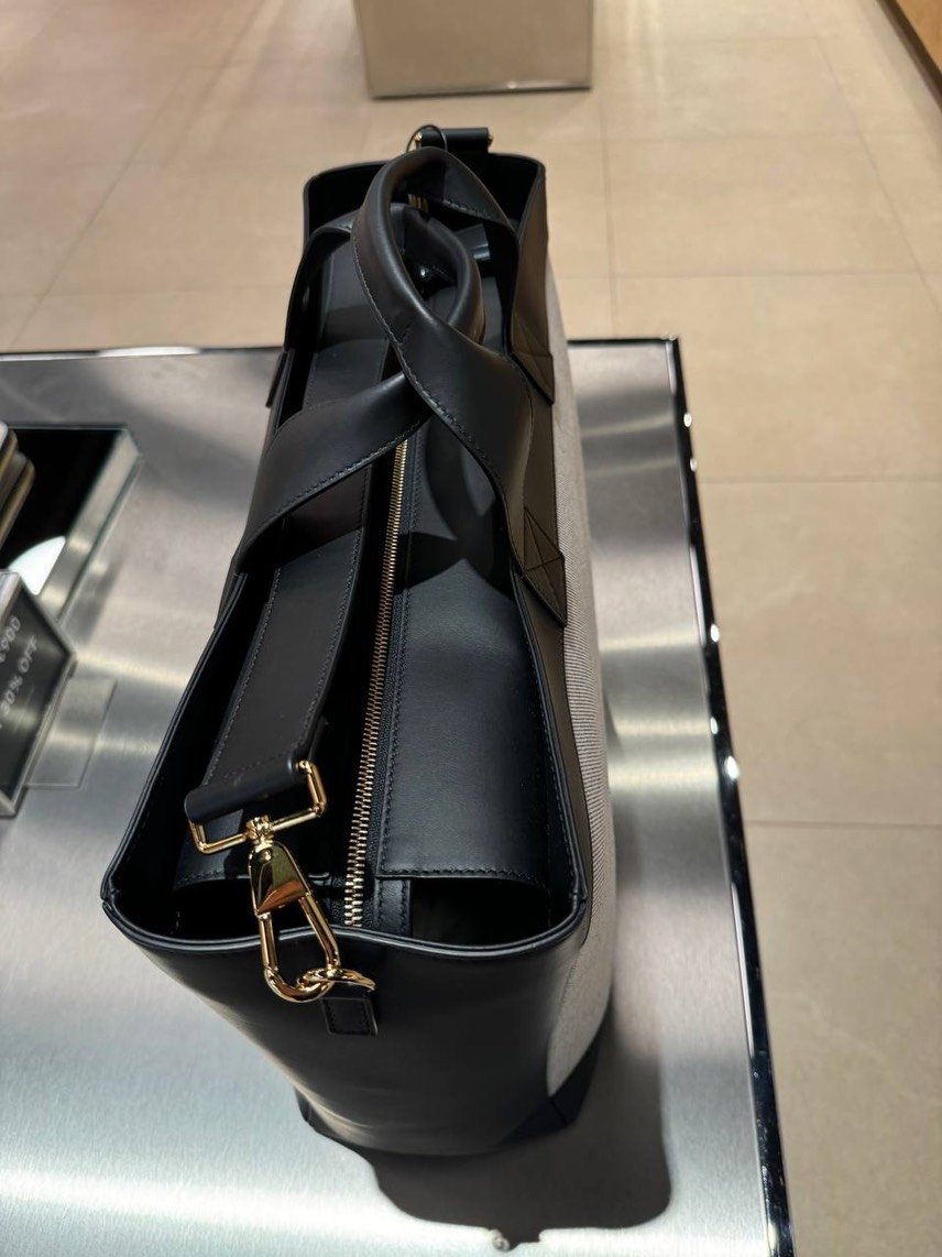 BURBERRY Totes side view - Women's luxury Bags
