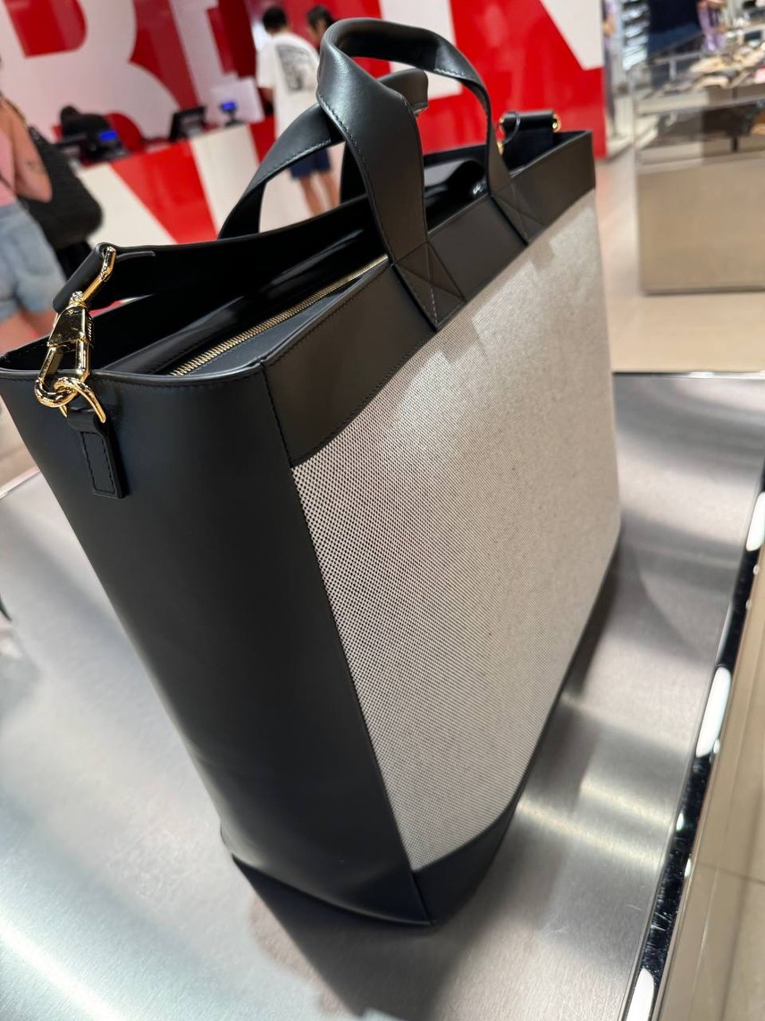 BURBERRY Totes side view - Women's luxury Bags
