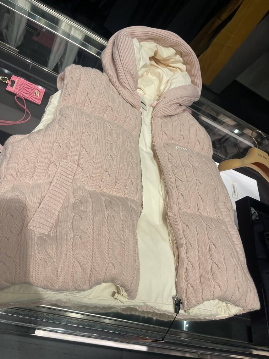 MIU MIU Gilets side view - Women's luxury Clothes