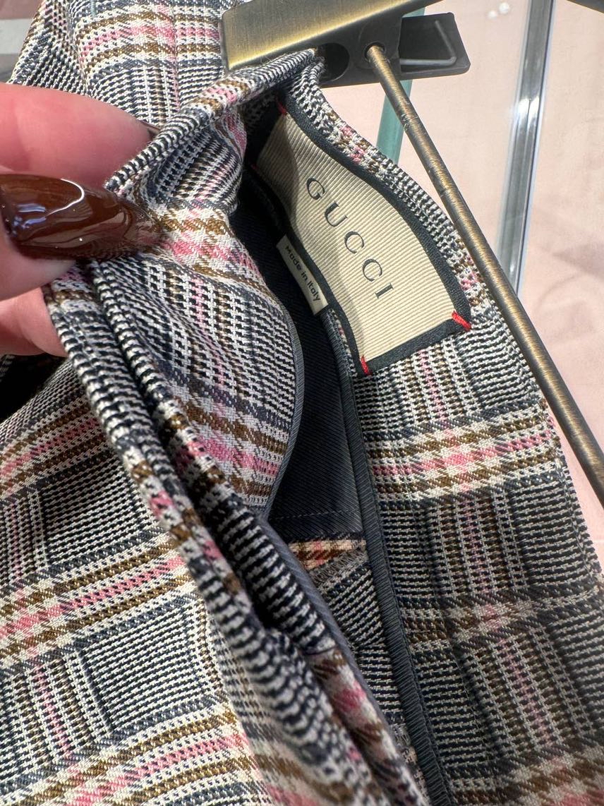 GUCCI Shorts side view - Women's luxury Clothes