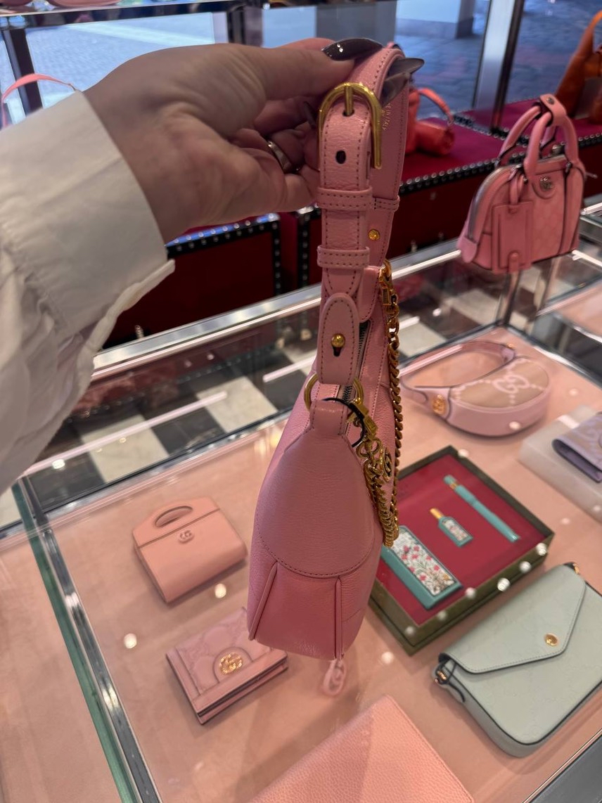 GUCCI Shoulder bags side view - Women's luxury Bags