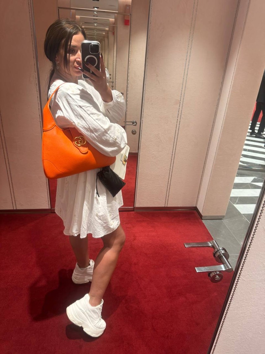 GUCCI Shoulder bags side view - Women's luxury Bags