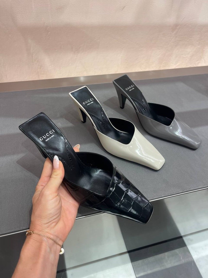 GUCCI Sandals side view - Women's luxury Shoes