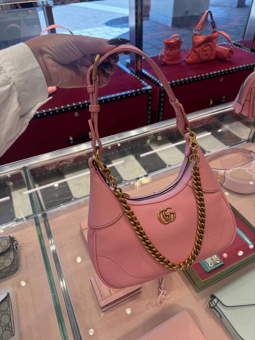 GUCCI Shoulder bags front view - Women's luxury Bags