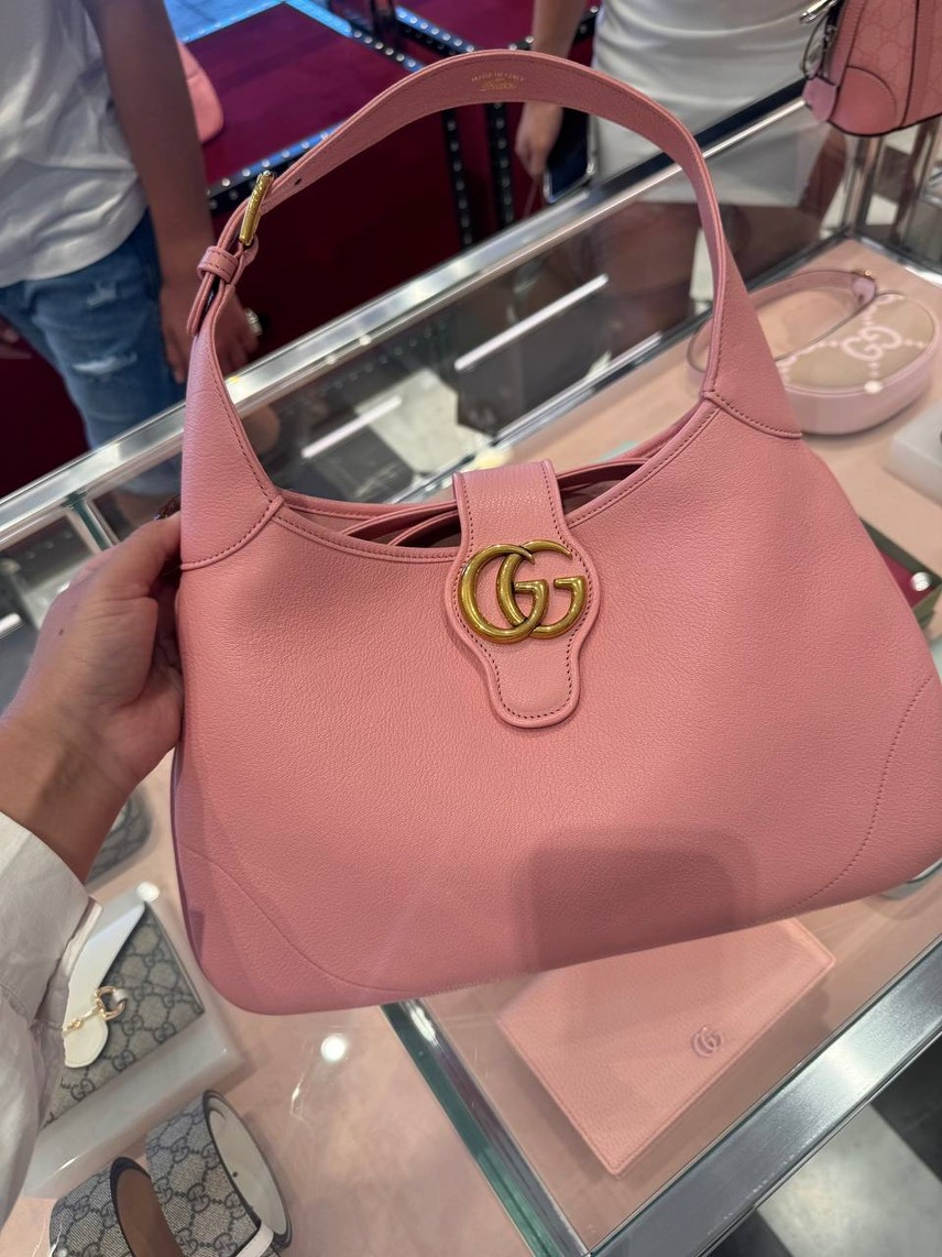 GUCCI Shoulder bags front view - Women's luxury Bags