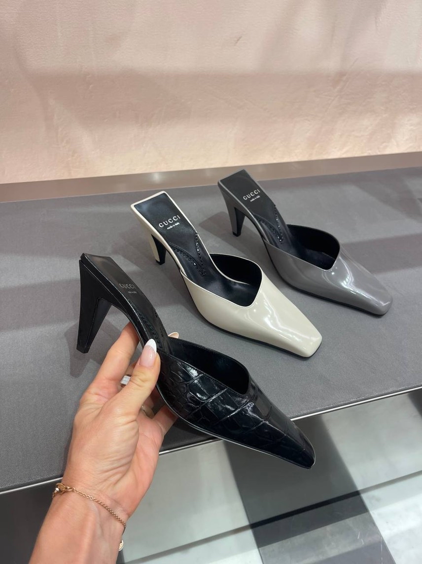GUCCI Sandals front view - Women's luxury Shoes