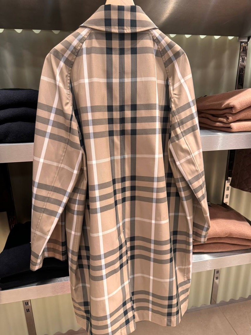 BURBERRY Coats side view - Women's luxury Clothes