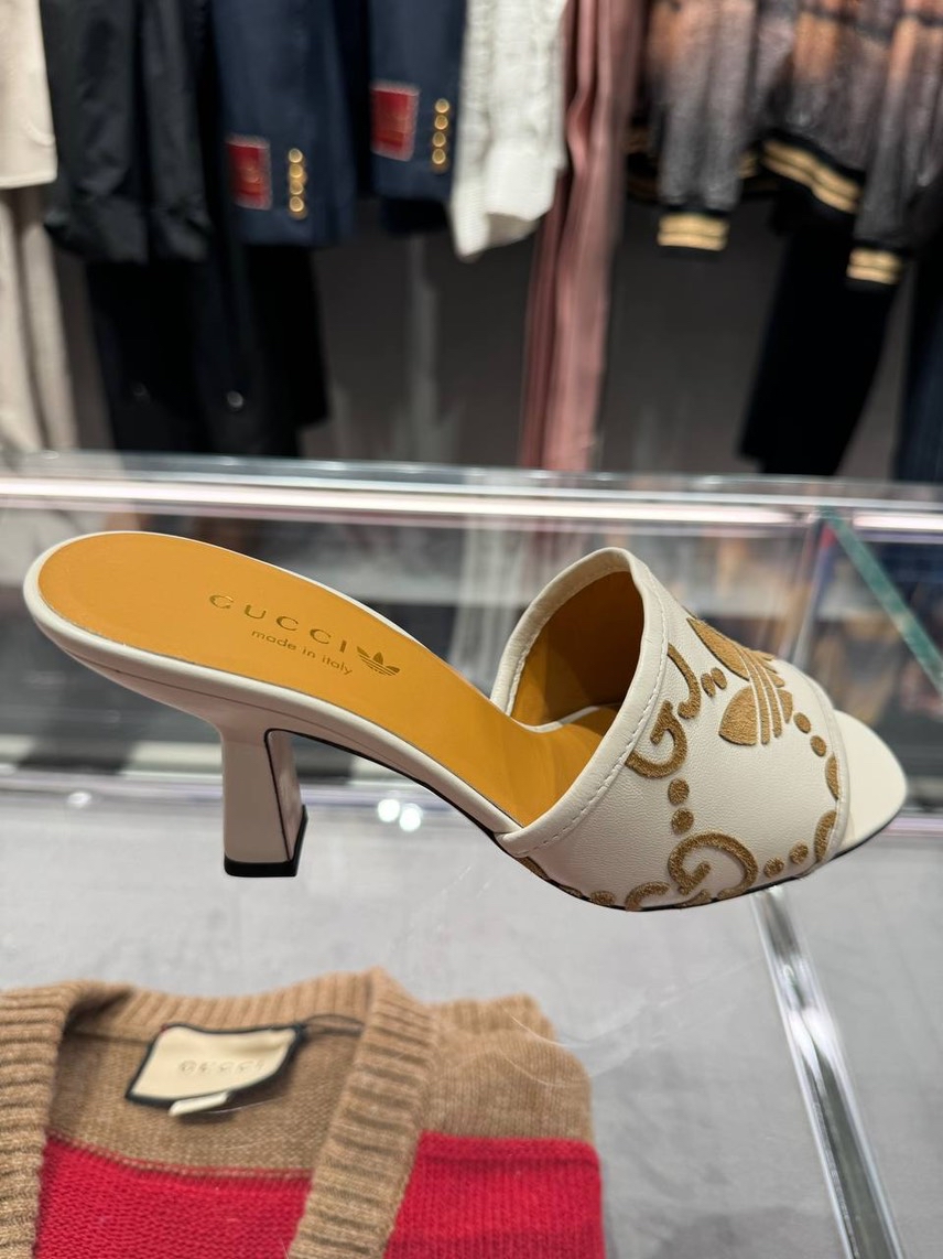 GUCCI Sandals side view - Women's luxury Shoes