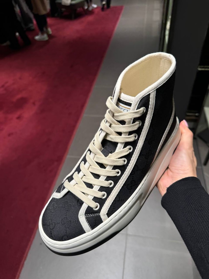 GUCCI Sneakers side view - Men's luxury Shoes