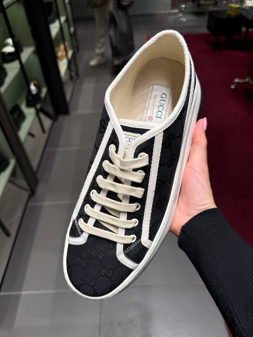 GUCCI Sneakers side view - Men's luxury Shoes