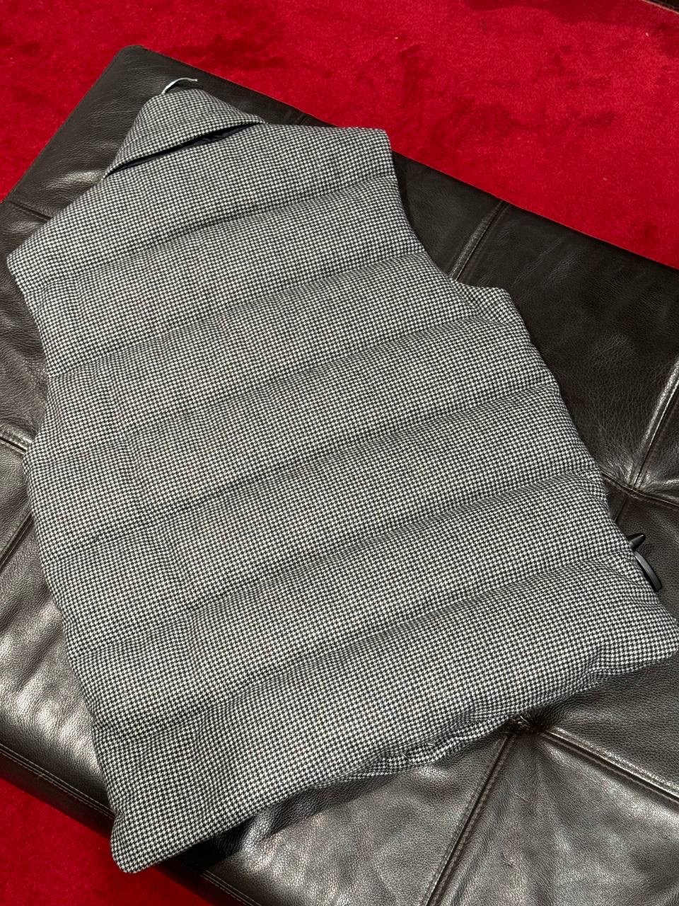MONCLER Gilets side view - Men's luxury Clothes