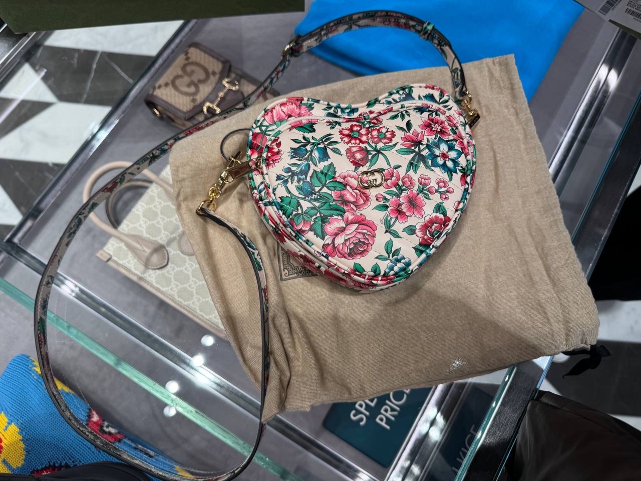 GUCCI Crossbody bags front view - Women's luxury Bags