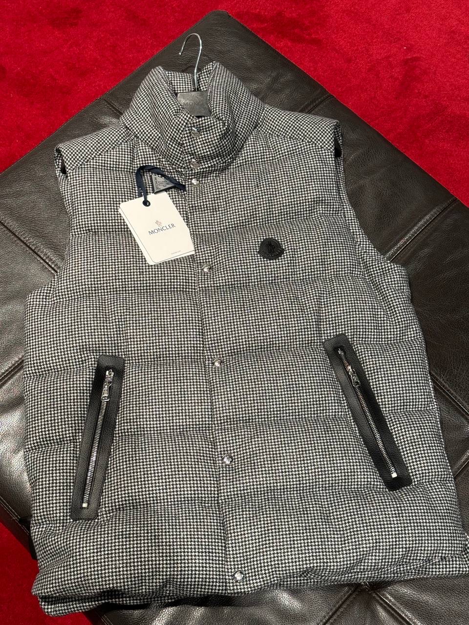 MONCLER Gilets front view - Men's luxury Clothes
