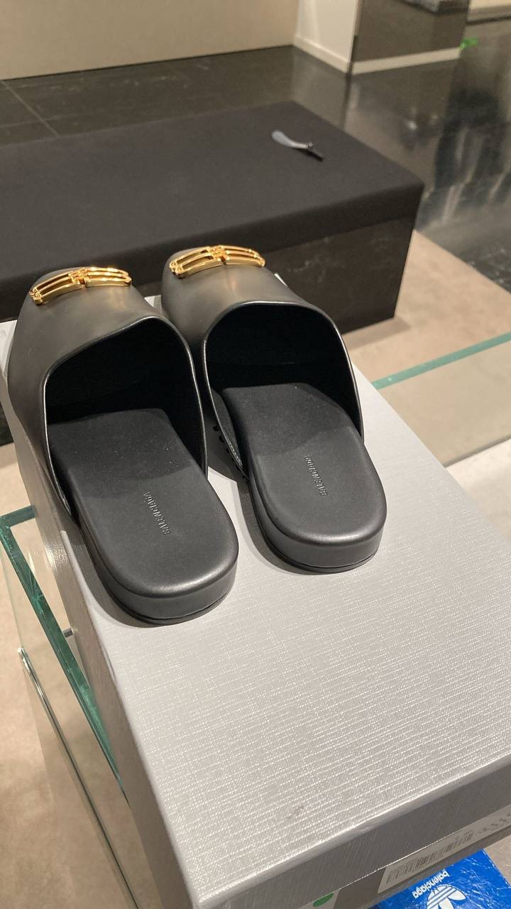 BALENCIAGA Mules side view - Women's luxury Shoes
