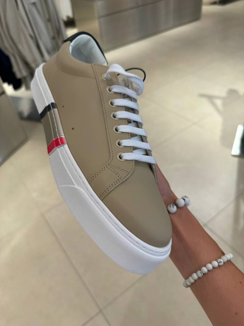 BURBERRY Sneakers front view - Men's luxury Shoes