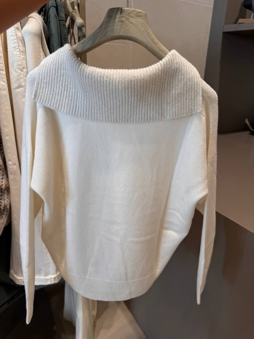PESERICO Knitwear side view - Women's luxury Clothes