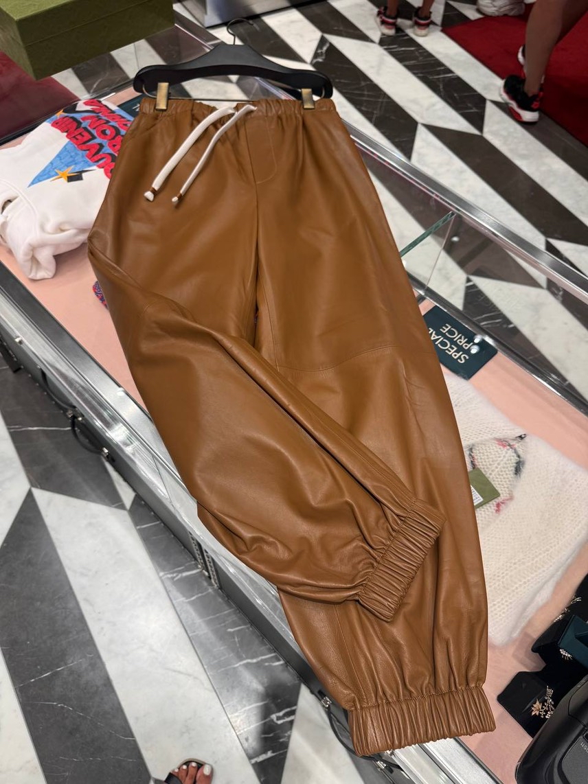 GUCCI Trousers front view - Women's luxury Clothes