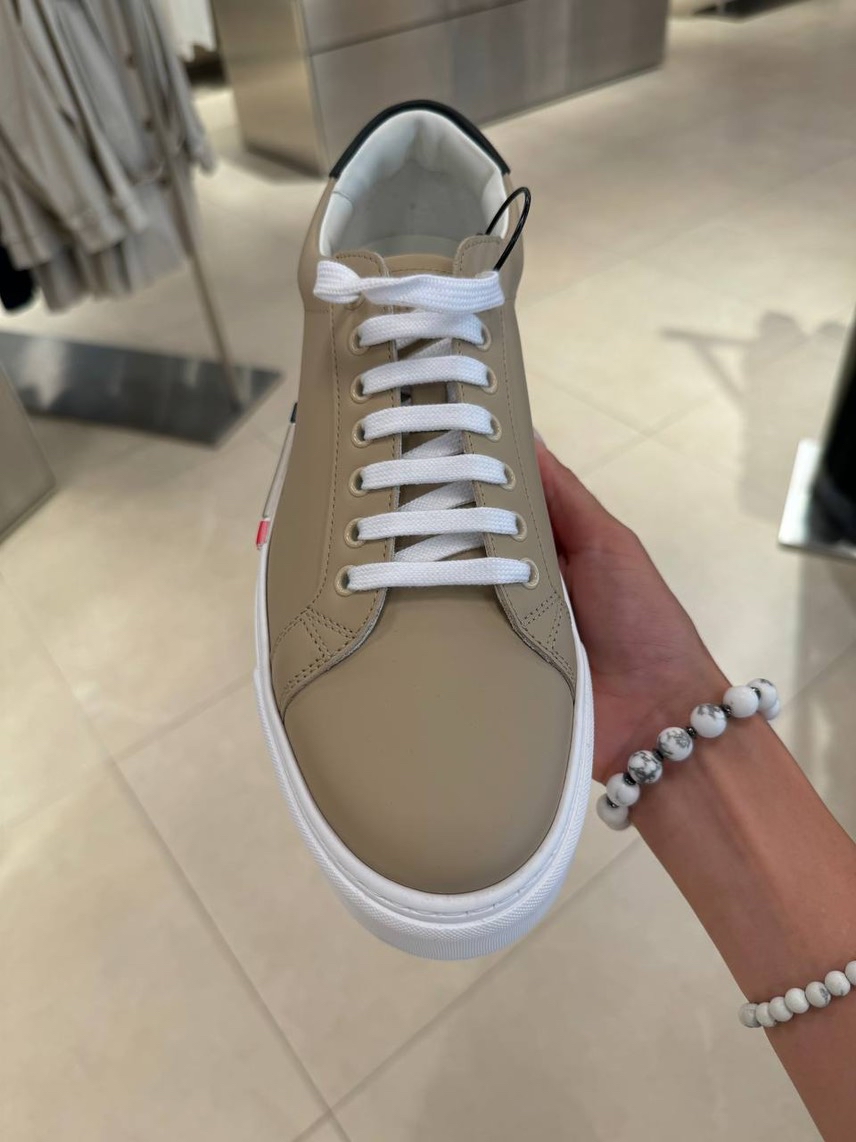 BURBERRY Sneakers side view - Men's luxury Shoes