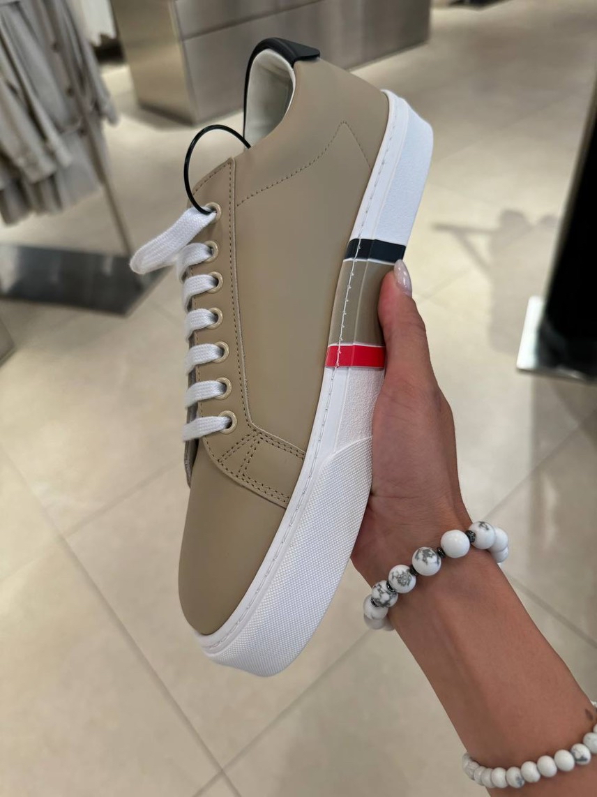 BURBERRY Sneakers side view - Men's luxury Shoes