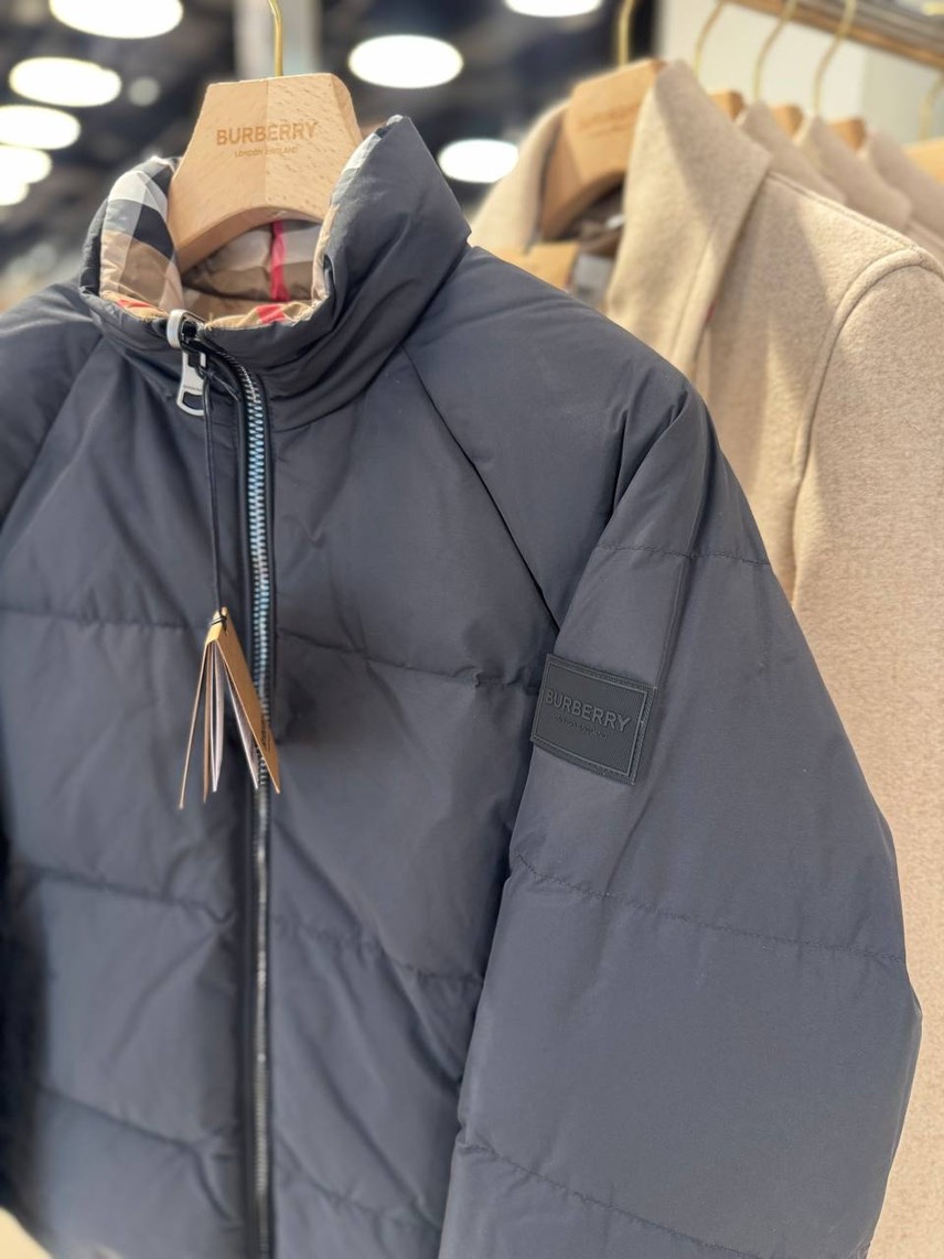 BURBERRY Down jacket side view - Women's luxury Clothes