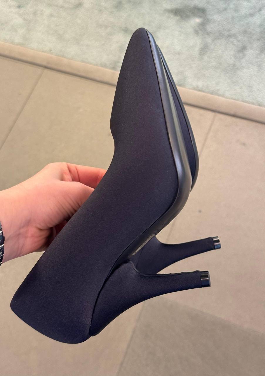 BALENCIAGA Pumps side view - Women's luxury Shoes