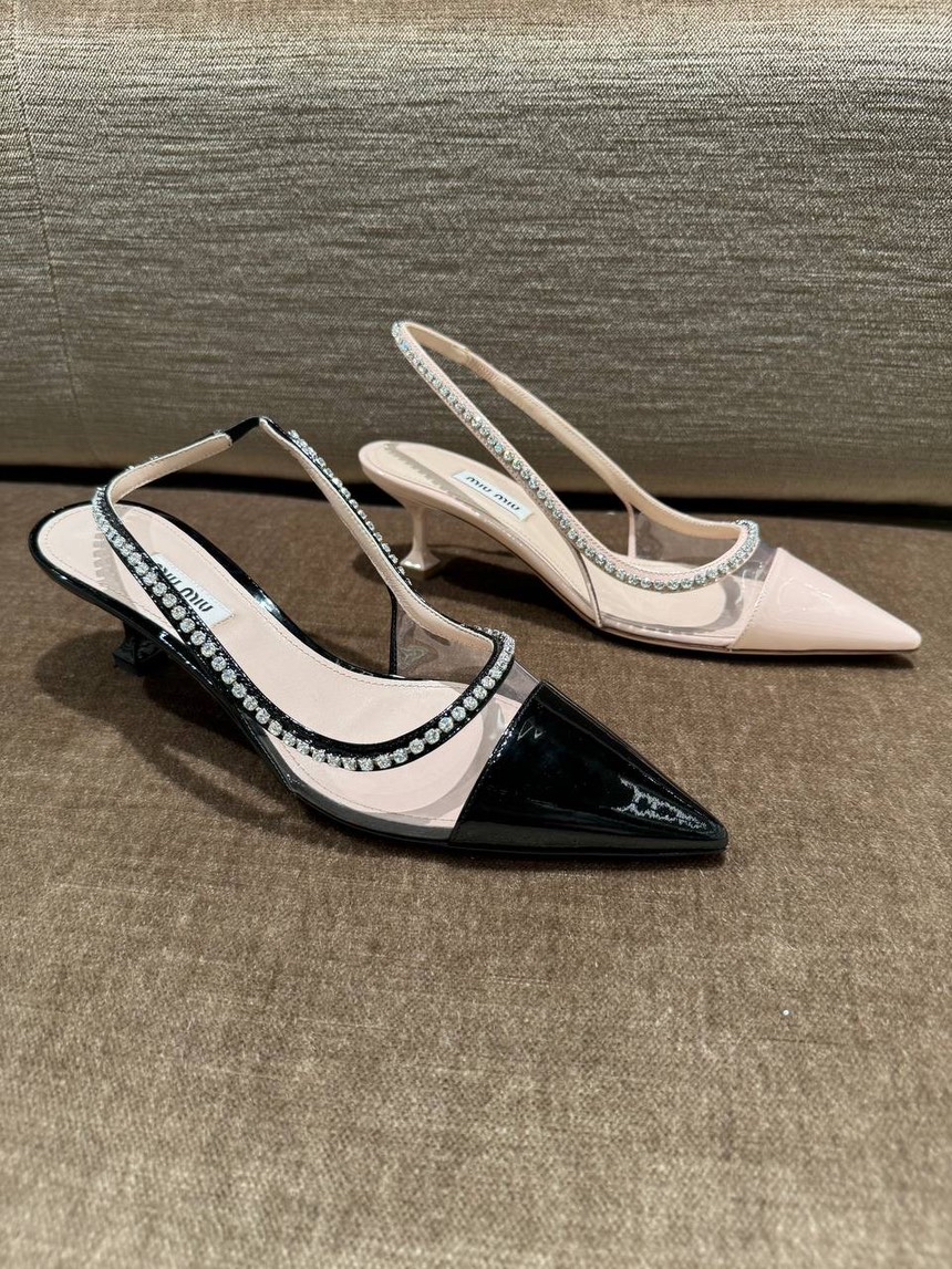 MIU MIU Pumps front view - Women's luxury Shoes