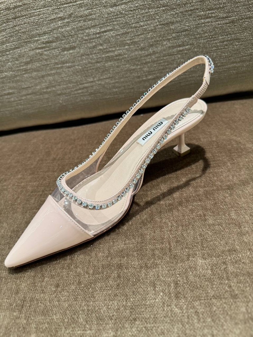 MIU MIU Pumps side view - Women's luxury Shoes