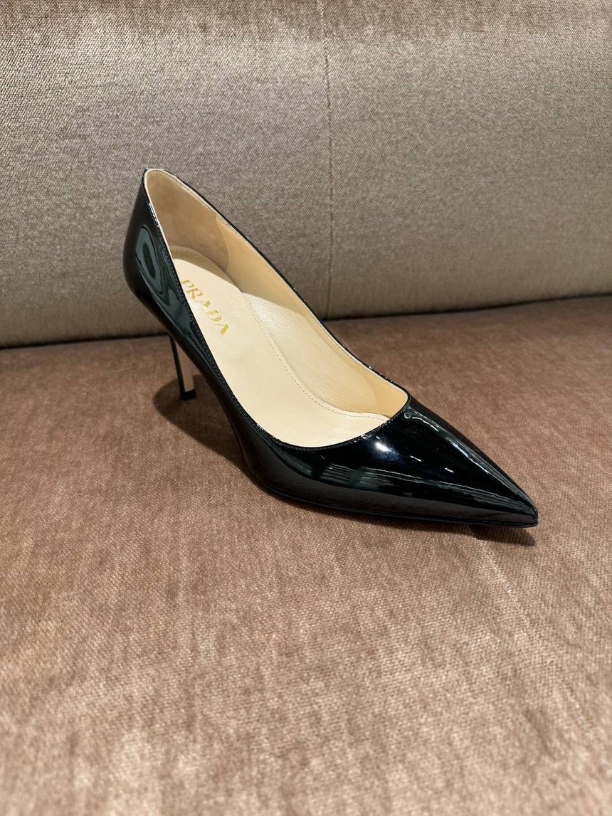 PRADA Pumps front view - Women's luxury Shoes