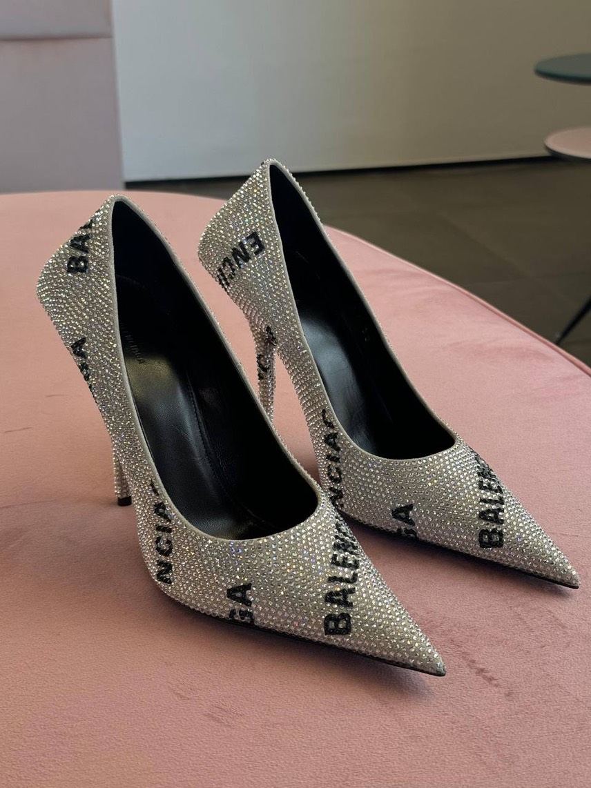 BALENCIAGA Pumps side view - Women's luxury Shoes