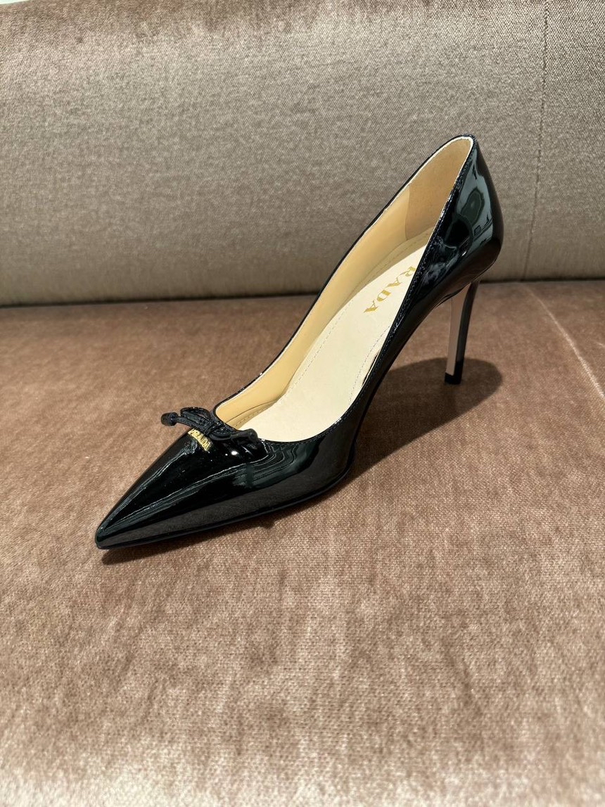 PRADA Pumps side view - Women's luxury Shoes
