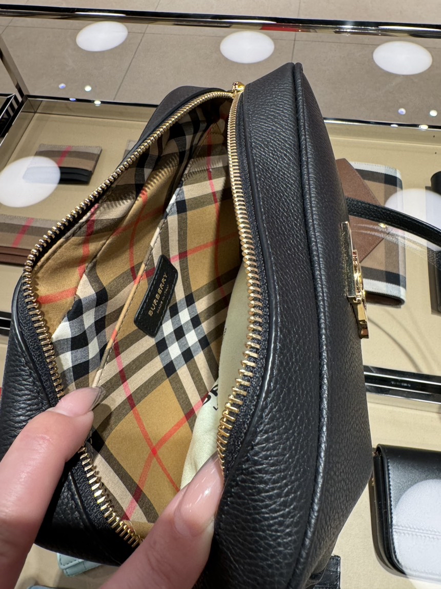 BURBERRY Crossbody bags side view - Women's luxury Bags