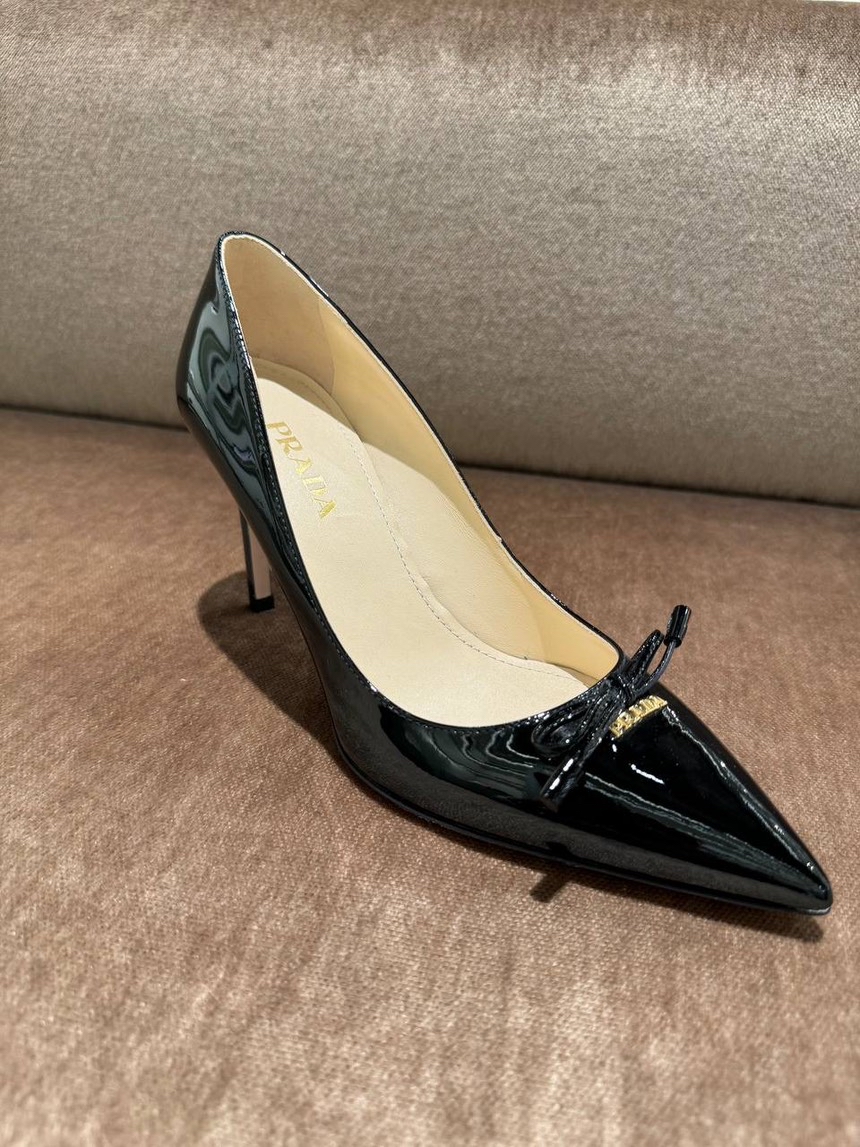 PRADA Pumps front view - Women's luxury Shoes