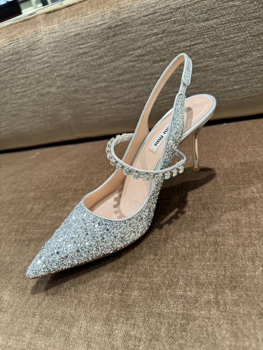 MIU MIU Pumps side view - Women's luxury Shoes